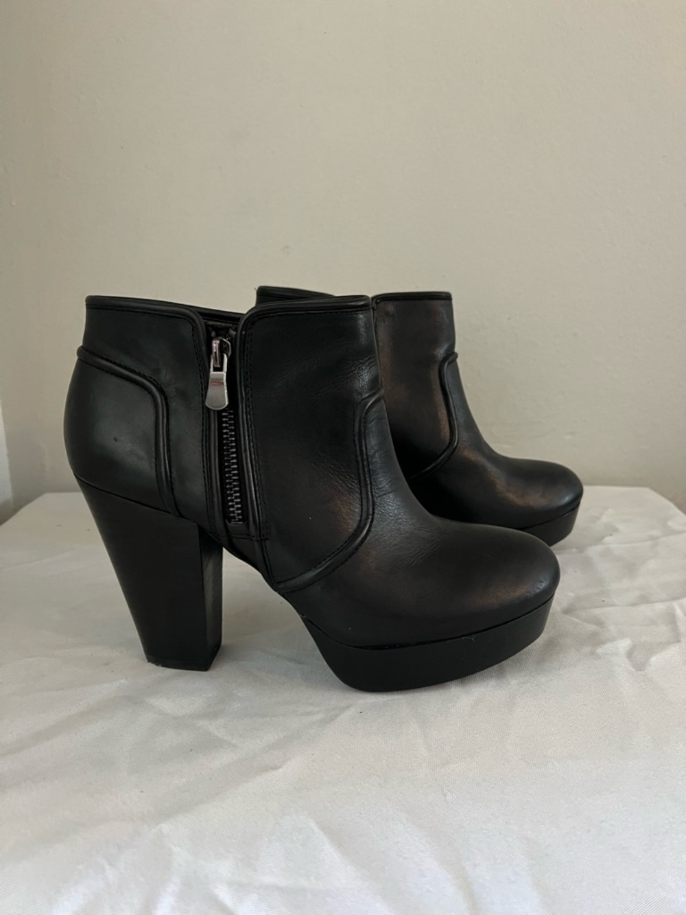 Gianni Bini Black Platform Ankle Booties Size 9 Chunky Heel